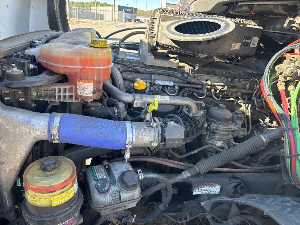 Day Cab Tractor-Heavy Duty Tractors-Freightliner-2020-T12664ST-Birmingham-AL-533,635\n\t\tmiles-$ 42,500 - Image 16