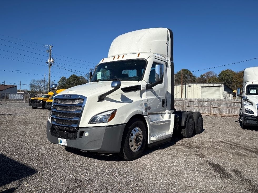 Day Cab Tractor-Heavy Duty Tractors-Freightliner-2020-T12664ST-Birmingham-AL-533,635\n\t\tmiles-$ 42,500 - Image 3