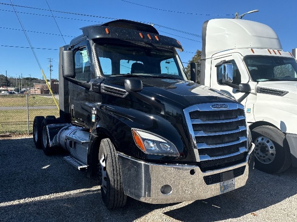 Day Cab Tractor-Heavy Duty Tractors-Freightliner-2020-T12664ST-Birmingham-AL-545,002\n\t\tmiles-$ 37,500 - Image 1