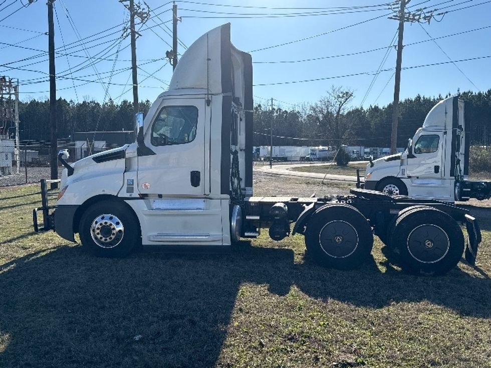 Day Cab Tractor-Heavy Duty Tractors-Freightliner-2020-T12664ST-Birmingham-AL-549,864\n\t\tmiles-$ 41,750 - Image 4