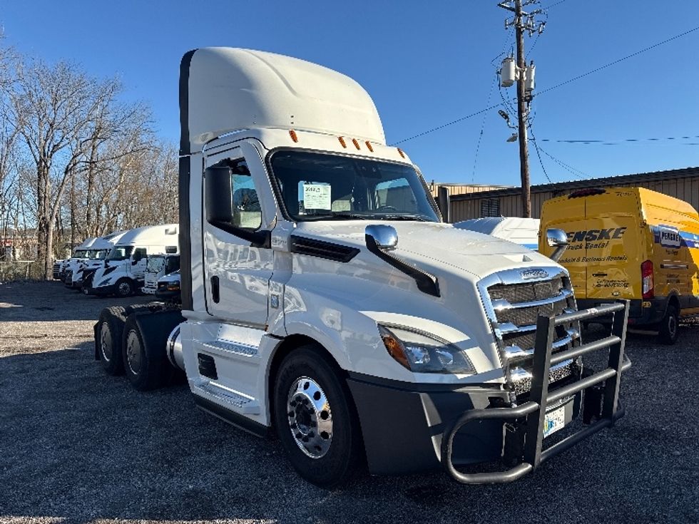 Day Cab Tractor-Heavy Duty Tractors-Freightliner-2020-T12664ST-Birmingham-AL-569,242\n\t\tmiles-$ 39,500 - Image 1