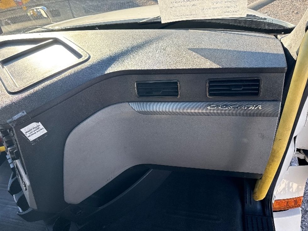 Day Cab Tractor-Heavy Duty Tractors-Freightliner-2020-T12664ST-Birmingham-AL-569,242\n\t\tmiles-$ 39,500 - Image 13