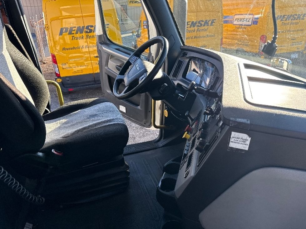 Day Cab Tractor-Heavy Duty Tractors-Freightliner-2020-T12664ST-Birmingham-AL-569,242\n\t\tmiles-$ 39,500 - Image 14