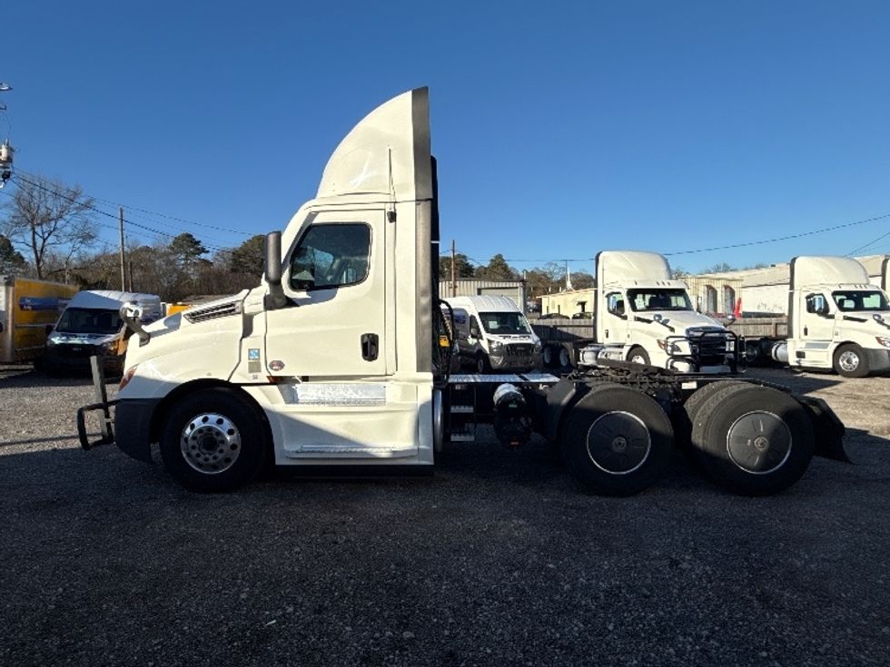Day Cab Tractor-Heavy Duty Tractors-Freightliner-2020-T12664ST-Birmingham-AL-569,242\n\t\tmiles-$ 39,500 - Image 4