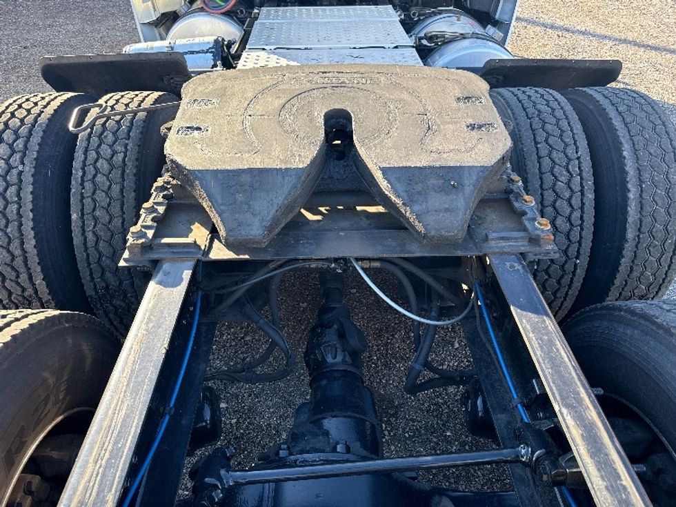 Day Cab Tractor-Heavy Duty Tractors-Freightliner-2020-T12664ST-Birmingham-AL-569,242\n\t\tmiles-$ 39,500 - Image 6