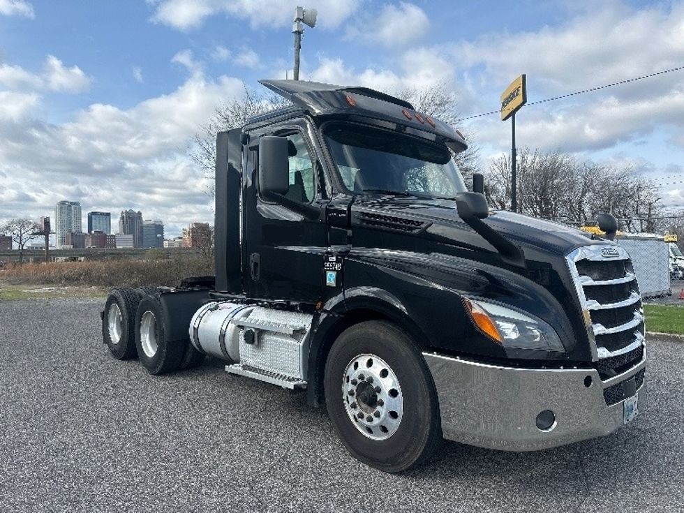 Day Cab Tractor-Heavy Duty Tractors-Freightliner-2020-T12664ST-Birmingham-AL-570,577\n\t\tmiles-$ 34,000 - Image 1