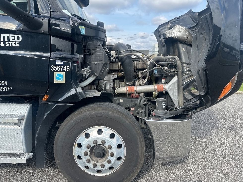 Day Cab Tractor-Heavy Duty Tractors-Freightliner-2020-T12664ST-Birmingham-AL-570,577\n\t\tmiles-$ 34,000 - Image 15