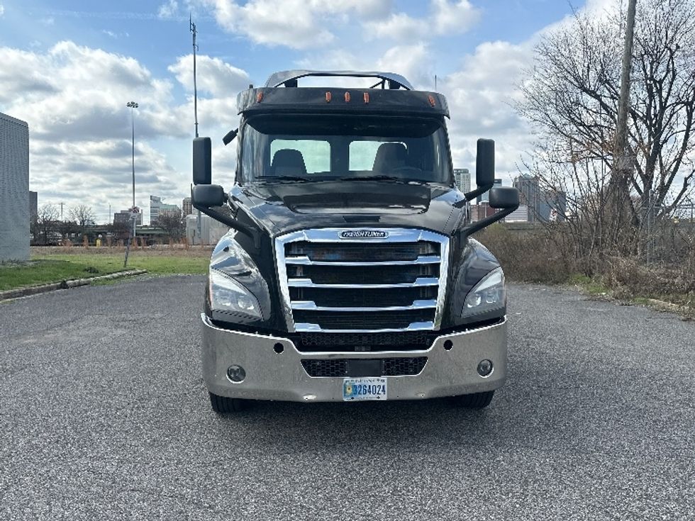 Day Cab Tractor-Heavy Duty Tractors-Freightliner-2020-T12664ST-Birmingham-AL-570,577\n\t\tmiles-$ 34,000 - Image 2