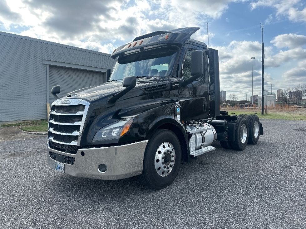 Day Cab Tractor-Heavy Duty Tractors-Freightliner-2020-T12664ST-Birmingham-AL-570,577\n\t\tmiles-$ 34,000 - Image 3
