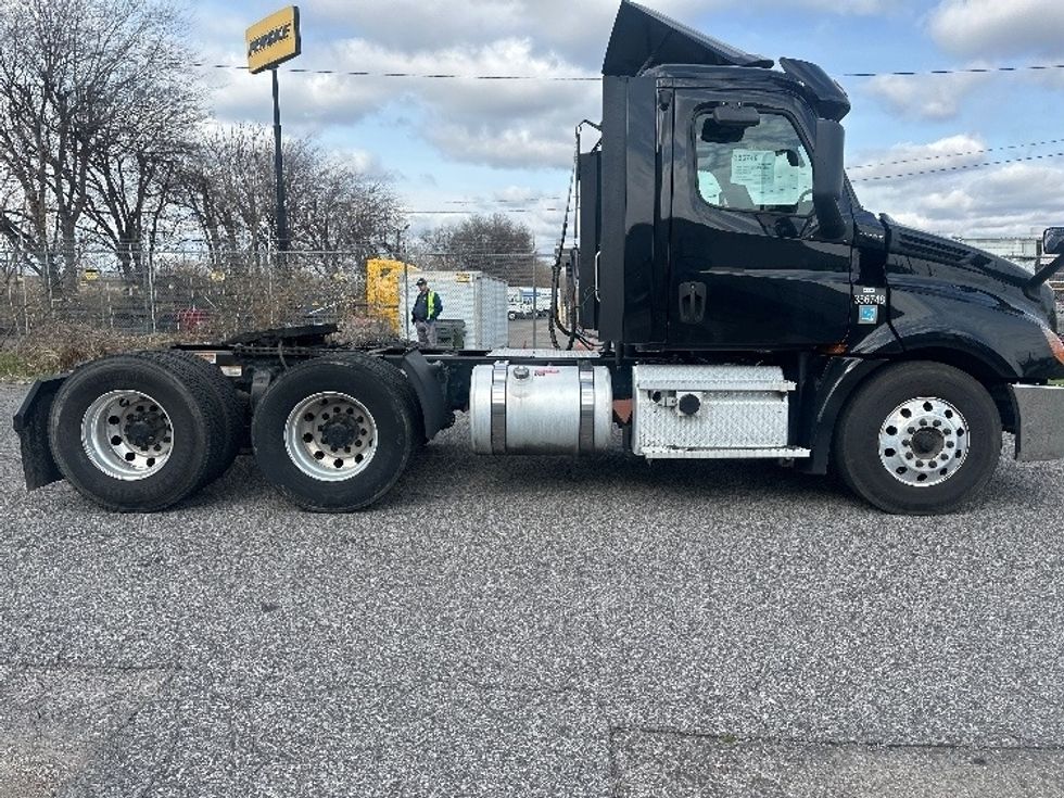 Day Cab Tractor-Heavy Duty Tractors-Freightliner-2020-T12664ST-Birmingham-AL-570,577\n\t\tmiles-$ 34,000 - Image 8