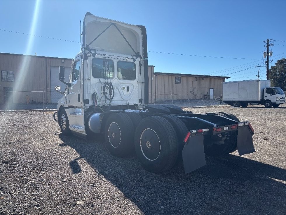 Day Cab Tractor-Heavy Duty Tractors-Freightliner-2020-T12664ST-Birmingham-AL-571,768\n\t\tmiles-$ 39,000 - Image 5