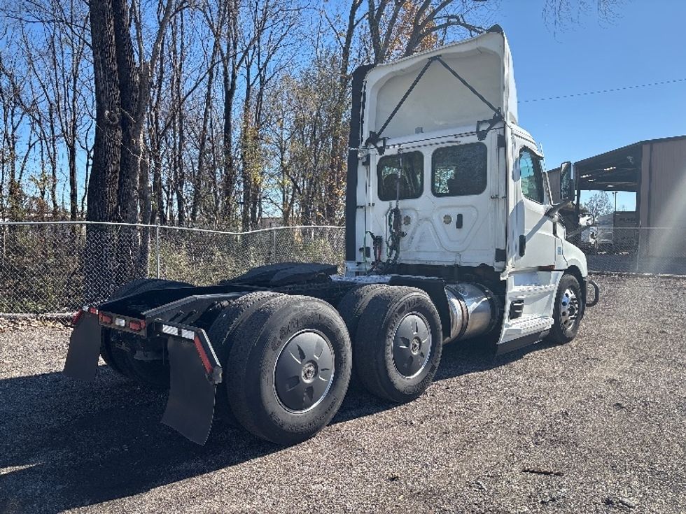 Day Cab Tractor-Heavy Duty Tractors-Freightliner-2020-T12664ST-Birmingham-AL-571,768\n\t\tmiles-$ 39,000 - Image 7