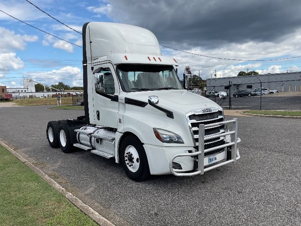 Day Cab Tractor-Heavy Duty Tractors-Freightliner-2020-T12664ST-Birmingham-AL-585,336\n\t\tmiles-$ 36,250 - Image 1