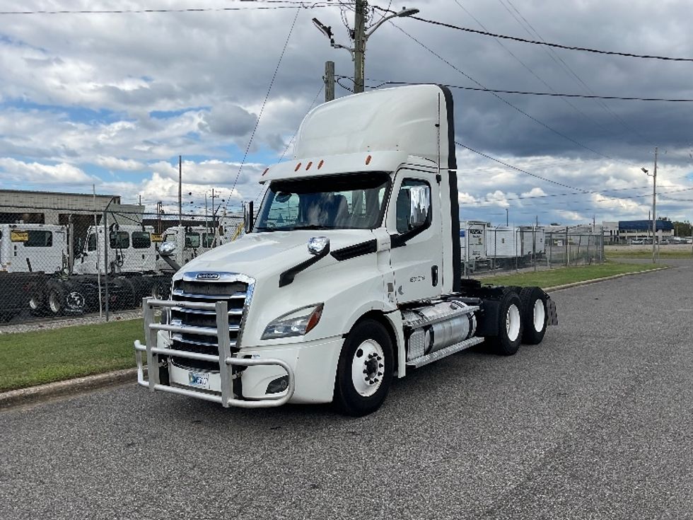 Day Cab Tractor-Heavy Duty Tractors-Freightliner-2020-T12664ST-Birmingham-AL-585,336\n\t\tmiles-$ 36,250 - Image 3