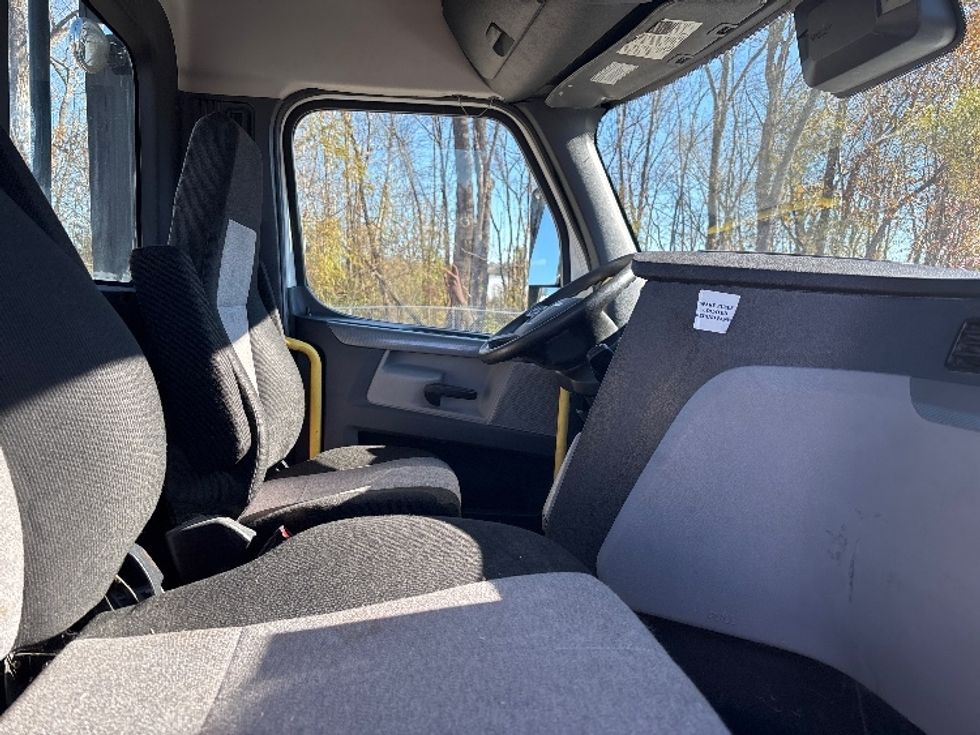 Day Cab Tractor-Heavy Duty Tractors-Freightliner-2020-T12664ST-Birmingham-AL-595,080\n\t\tmiles-$ 37,000 - Image 14