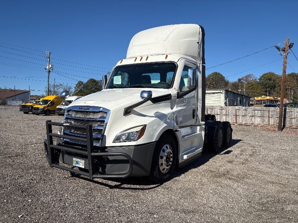 Day Cab Tractor-Heavy Duty Tractors-Freightliner-2020-T12664ST-Birmingham-AL-595,080\n\t\tmiles-$ 37,000 - Image 3