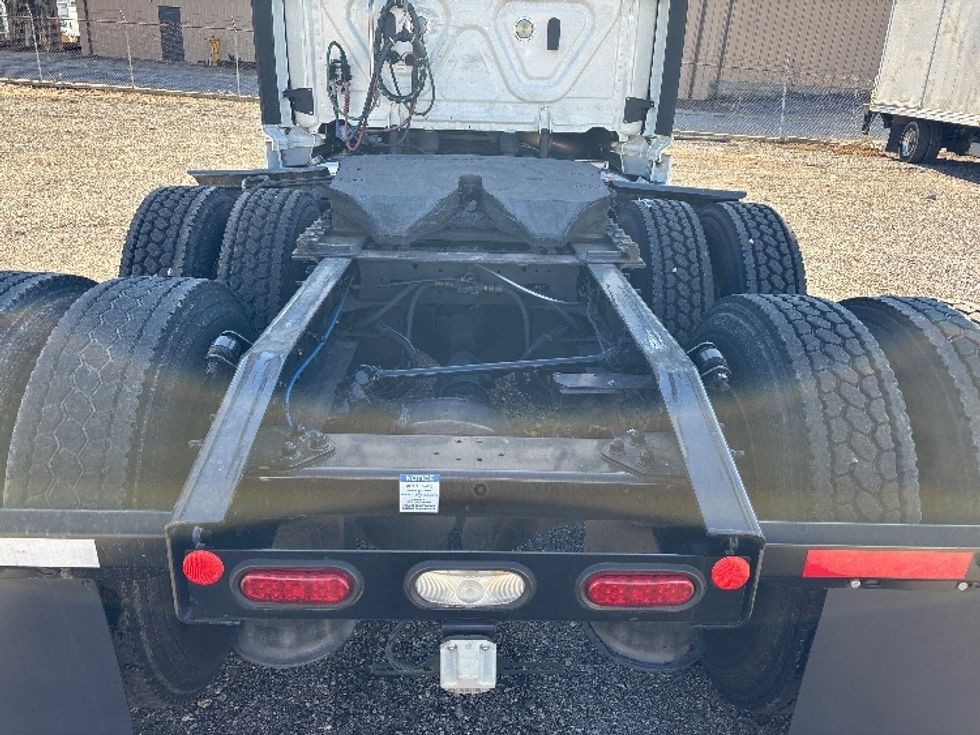 Day Cab Tractor-Heavy Duty Tractors-Freightliner-2020-T12664ST-Birmingham-AL-595,080\n\t\tmiles-$ 37,000 - Image 6