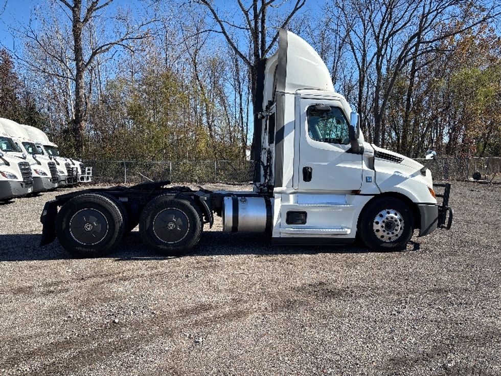 Day Cab Tractor-Heavy Duty Tractors-Freightliner-2020-T12664ST-Birmingham-AL-595,080\n\t\tmiles-$ 37,000 - Image 8