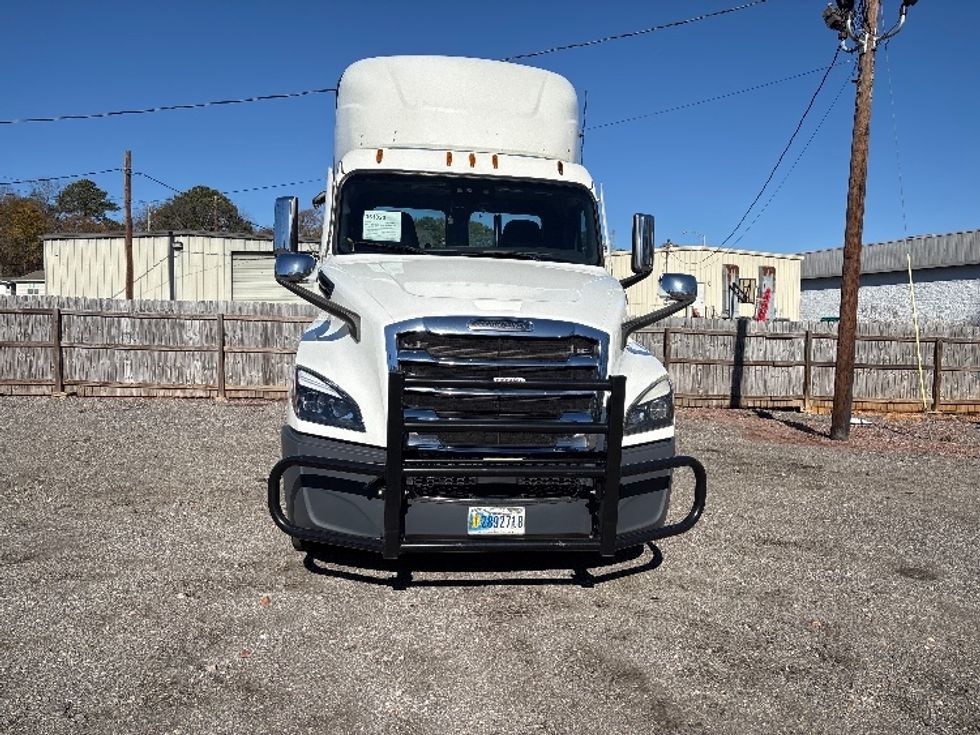 Day Cab Tractor-Heavy Duty Tractors-Freightliner-2020-T12664ST-Birmingham-AL-623,245\n\t\tmiles-$ 34,500 - Image 2