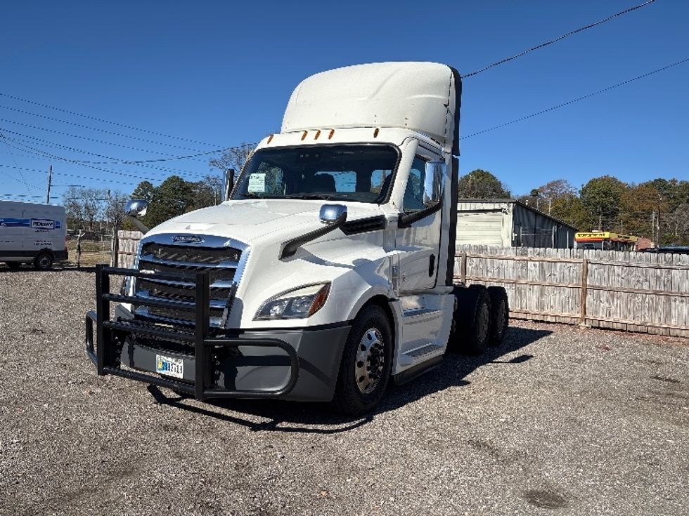 Day Cab Tractor-Heavy Duty Tractors-Freightliner-2020-T12664ST-Birmingham-AL-623,245\n\t\tmiles-$ 34,500 - Image 3