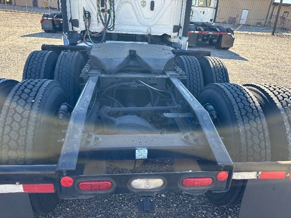 Day Cab Tractor-Heavy Duty Tractors-Freightliner-2020-T12664ST-Birmingham-AL-623,245\n\t\tmiles-$ 34,500 - Image 6