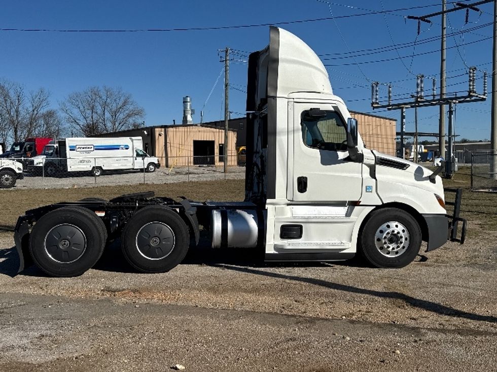 Day Cab Tractor-Heavy Duty Tractors-Freightliner-2020-T12664ST-Birmingham-AL-644,111\n\t\tmiles-$ 31,750 - Image 8