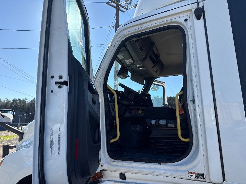 Day Cab Tractor-Heavy Duty Tractors-Freightliner-2020-T12664ST-Birmingham-AL-644,111\n\t\tmiles-$ 31,750 - Image 9