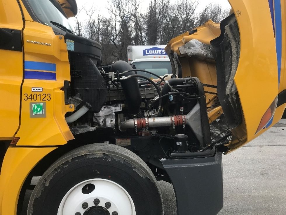 Day Cab Tractor-Heavy Duty Tractors-Freightliner-2020-T12664ST-Blountville-TN-540,455\n\t\tmiles-$ 42,500 - Image 15