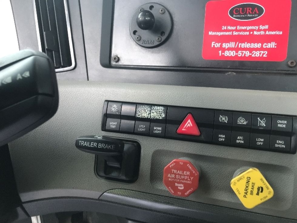 Day Cab Tractor-Heavy Duty Tractors-Freightliner-2020-T12664ST-Blountville-TN-540,455\n\t\tmiles-$ 42,500 - Image 17