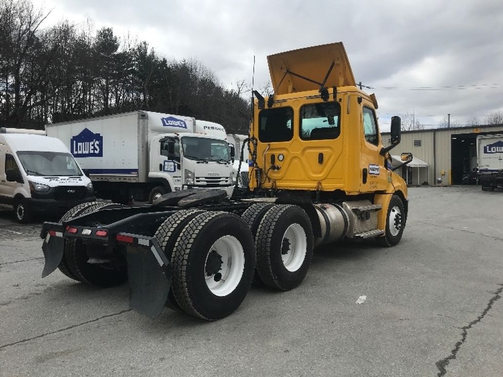 Day Cab Tractor-Heavy Duty Tractors-Freightliner-2020-T12664ST-Blountville-TN-540,455\n\t\tmiles-$ 42,500 - Image 7