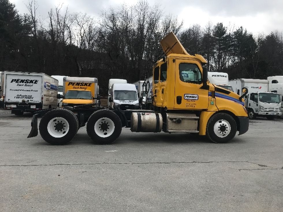 Day Cab Tractor-Heavy Duty Tractors-Freightliner-2020-T12664ST-Blountville-TN-540,455\n\t\tmiles-$ 42,500 - Image 8