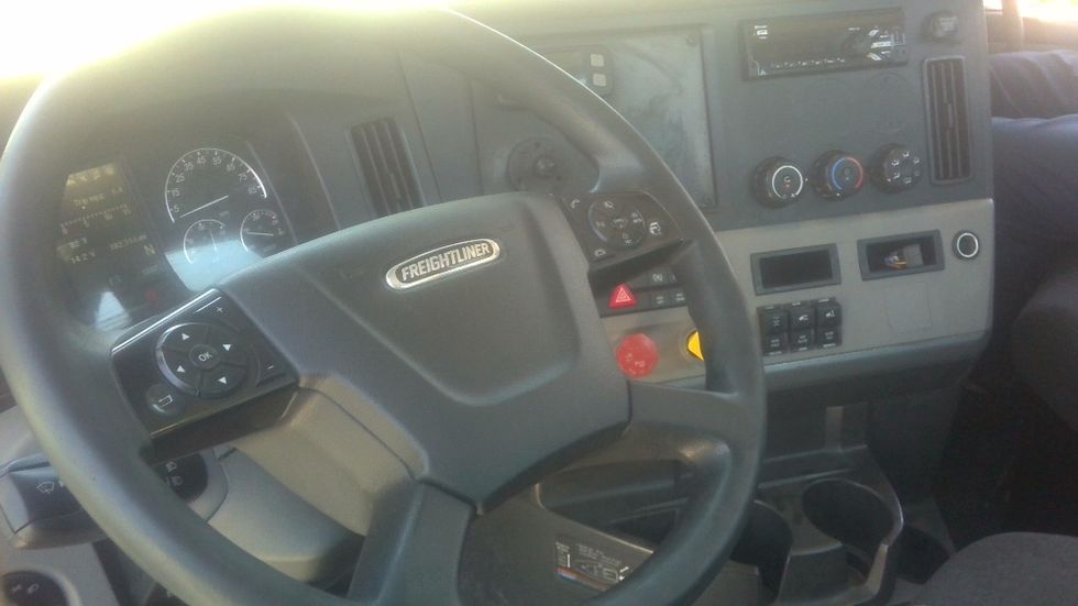 Day Cab Tractor-Heavy Duty Tractors-Freightliner-2020-T12664ST-Boaz-AL-382,316\n\t\tmiles-$ 57,000 - Image 11