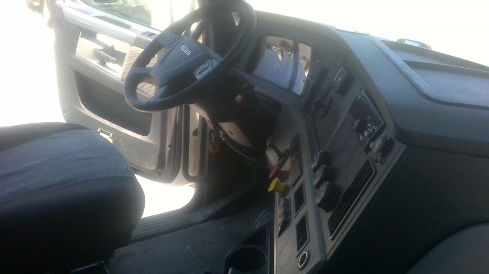 Day Cab Tractor-Heavy Duty Tractors-Freightliner-2020-T12664ST-Boaz-AL-382,316\n\t\tmiles-$ 57,000 - Image 14