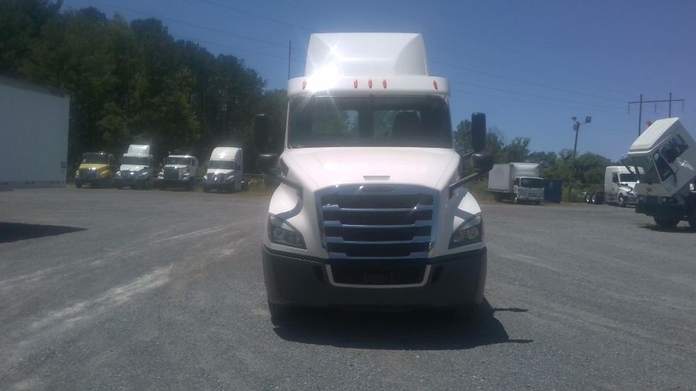 Day Cab Tractor-Heavy Duty Tractors-Freightliner-2020-T12664ST-Boaz-AL-382,316\n\t\tmiles-$ 57,000 - Image 2