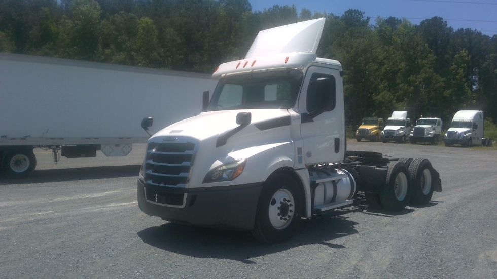 Day Cab Tractor-Heavy Duty Tractors-Freightliner-2020-T12664ST-Boaz-AL-382,316\n\t\tmiles-$ 57,000 - Image 3