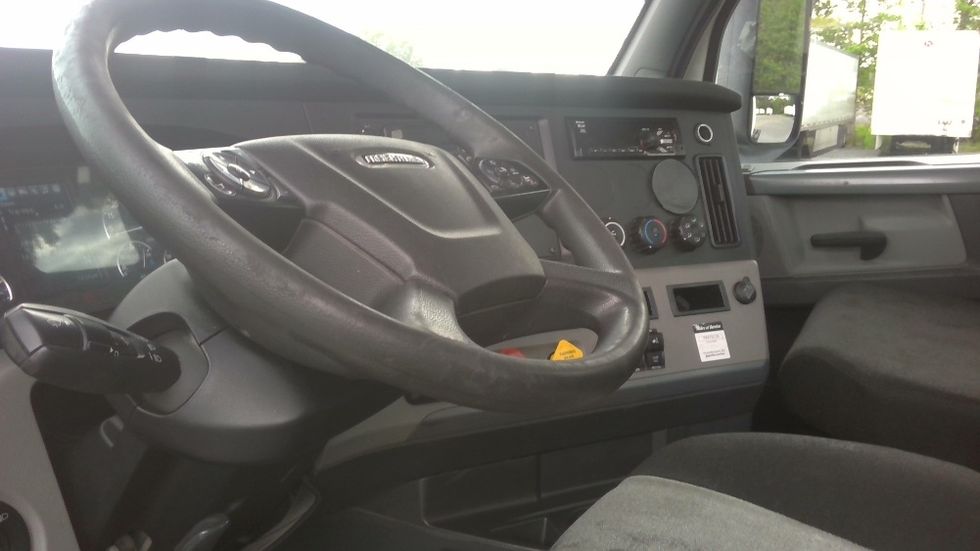 Day Cab Tractor-Heavy Duty Tractors-Freightliner-2020-T12664ST-Boaz-AL-438,888\n\t\tmiles-$ 53,250 - Image 10