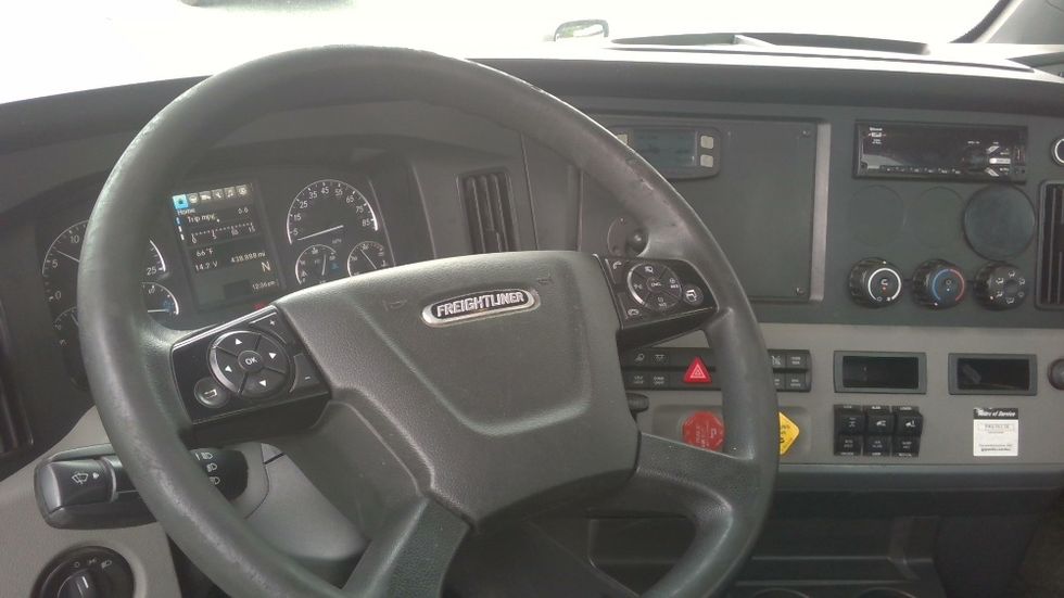 Day Cab Tractor-Heavy Duty Tractors-Freightliner-2020-T12664ST-Boaz-AL-438,888\n\t\tmiles-$ 53,250 - Image 11