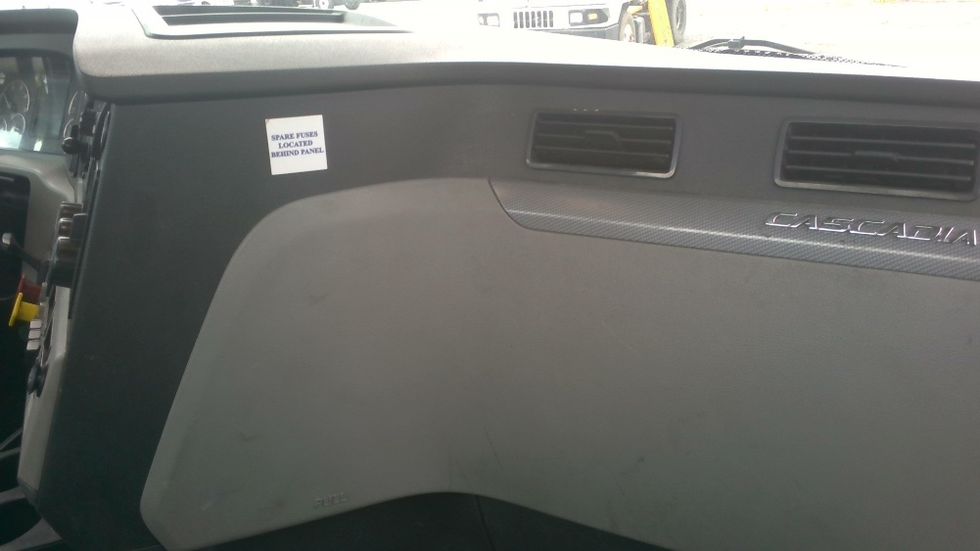 Day Cab Tractor-Heavy Duty Tractors-Freightliner-2020-T12664ST-Boaz-AL-438,888\n\t\tmiles-$ 53,250 - Image 13