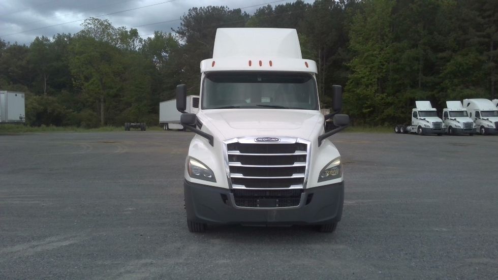 Day Cab Tractor-Heavy Duty Tractors-Freightliner-2020-T12664ST-Boaz-AL-438,888\n\t\tmiles-$ 53,250 - Image 2