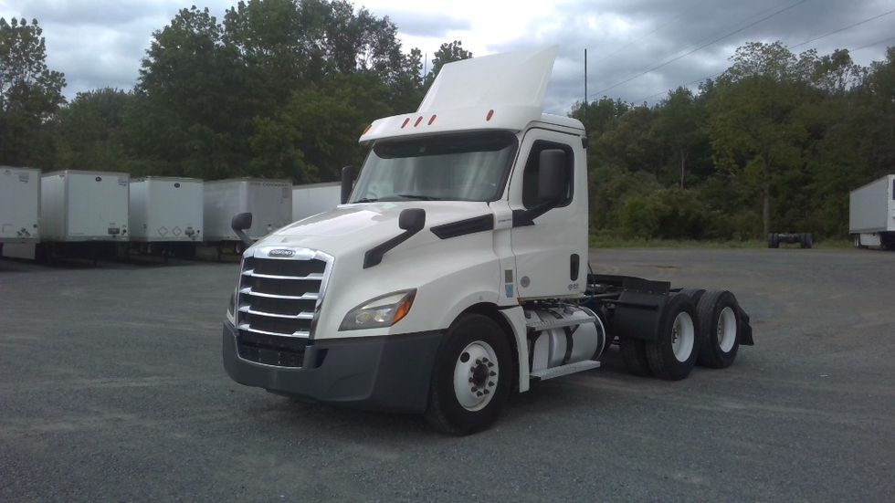 Day Cab Tractor-Heavy Duty Tractors-Freightliner-2020-T12664ST-Boaz-AL-438,888\n\t\tmiles-$ 53,250 - Image 3