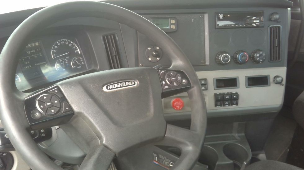 2020 Freightliner Cascadia 126" Day cab photo 11