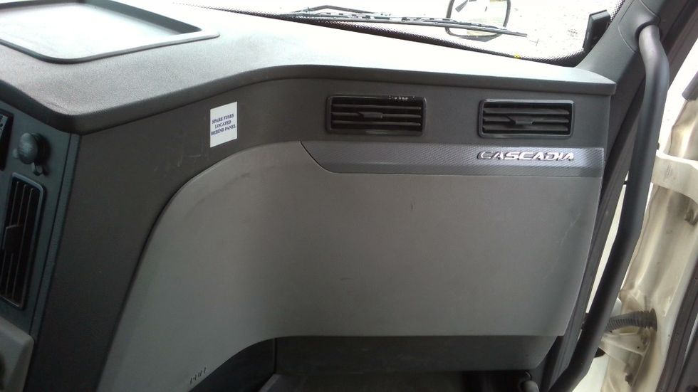 Day Cab Tractor-Heavy Duty Tractors-Freightliner-2020-T12664ST-Boaz-AL-443,794\n\t\tmiles-$ 52,000 - Image 13