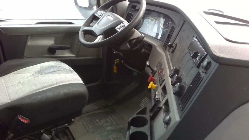 Day Cab Tractor-Heavy Duty Tractors-Freightliner-2020-T12664ST-Boaz-AL-443,794\n\t\tmiles-$ 52,000 - Image 14