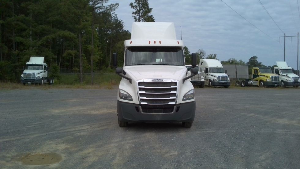 Day Cab Tractor-Heavy Duty Tractors-Freightliner-2020-T12664ST-Boaz-AL-443,794\n\t\tmiles-$ 52,000 - Image 2