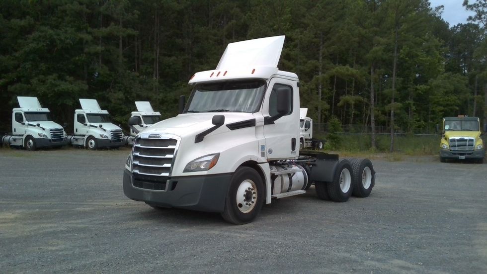Day Cab Tractor-Heavy Duty Tractors-Freightliner-2020-T12664ST-Boaz-AL-443,794\n\t\tmiles-$ 52,000 - Image 3