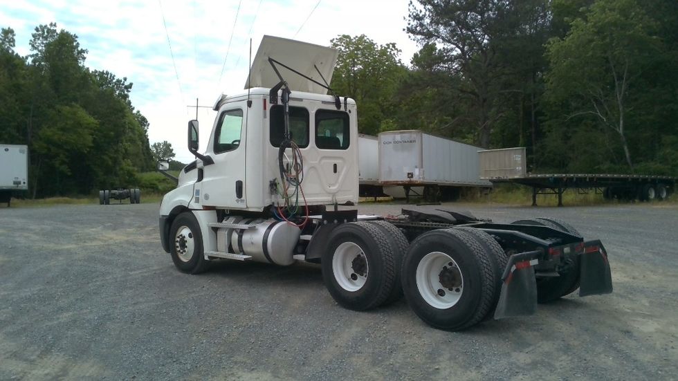 Day Cab Tractor-Heavy Duty Tractors-Freightliner-2020-T12664ST-Boaz-AL-443,794\n\t\tmiles-$ 52,000 - Image 5