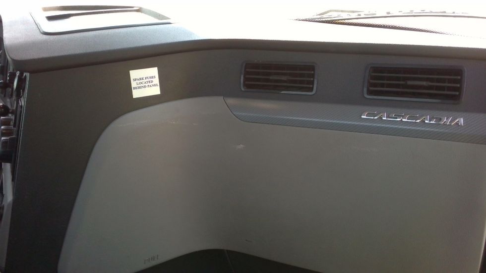 Day Cab Tractor-Heavy Duty Tractors-Freightliner-2020-T12664ST-Boaz-AL-452,163\n\t\tmiles-$ 51,250 - Image 13