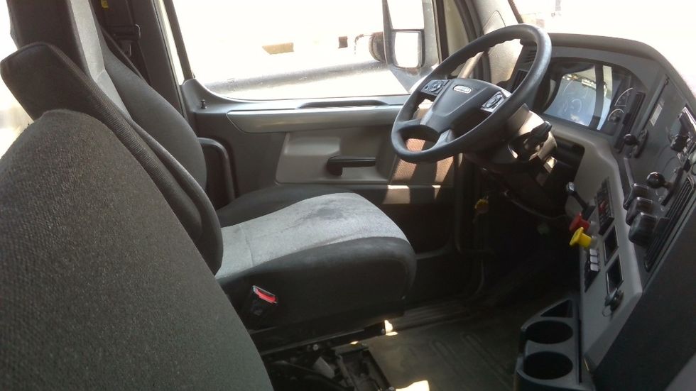 Day Cab Tractor-Heavy Duty Tractors-Freightliner-2020-T12664ST-Boaz-AL-452,163\n\t\tmiles-$ 51,250 - Image 14