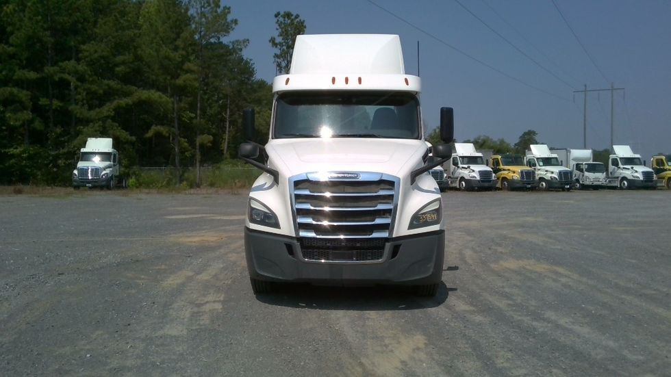 Day Cab Tractor-Heavy Duty Tractors-Freightliner-2020-T12664ST-Boaz-AL-452,163\n\t\tmiles-$ 51,250 - Image 2