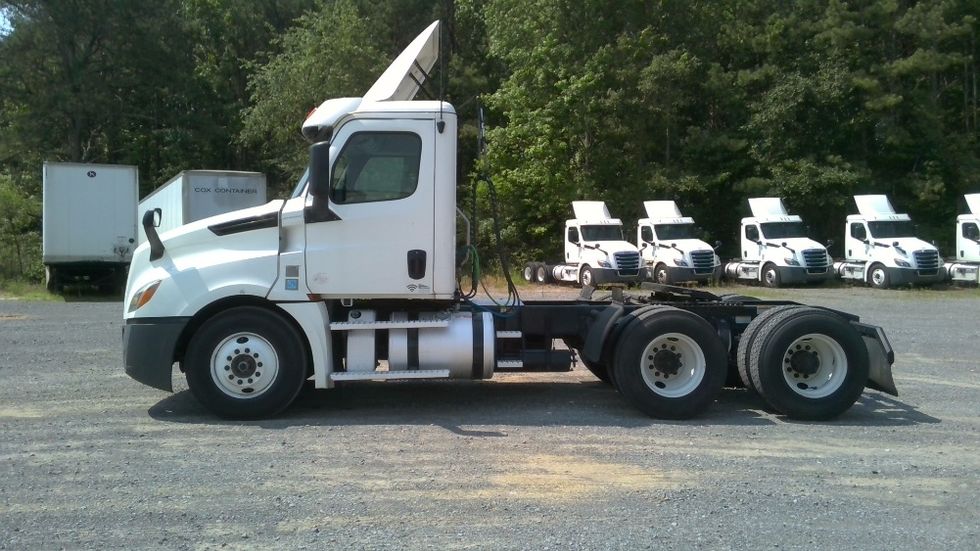 Day Cab Tractor-Heavy Duty Tractors-Freightliner-2020-T12664ST-Boaz-AL-452,163\n\t\tmiles-$ 51,250 - Image 4